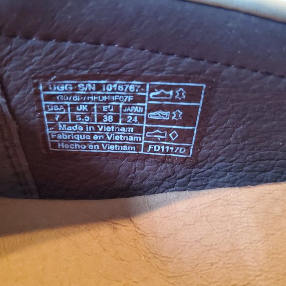 UGG Women’s Flores Leather Driving Loafer Off White - Picture 2 of 2